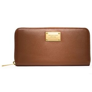 💵 Michael Kors Wallet